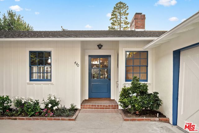 440 24th Street, Santa Monica CA: https://media.crmls.org/mediaz/bb6e9eaf-e223-46d8-a210-b0cef4e8b4a4.jpg