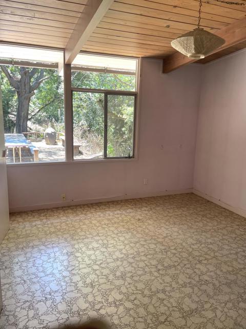 1245 Chula Vista Drive, Belmont CA: https://media.crmls.org/mediaz/bb6ead1d-e49d-4099-b4ce-10682411c670.jpg