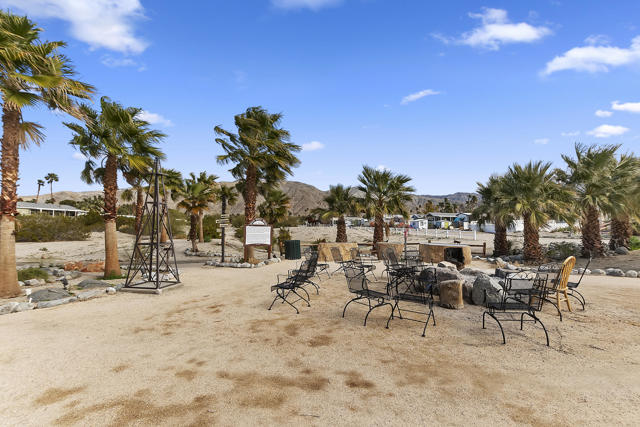 74711 Dillon Road, Desert Hot Springs CA: https://media.crmls.org/mediaz/bb6eaef2-2f27-48be-8447-e3029be5c7a0.jpg