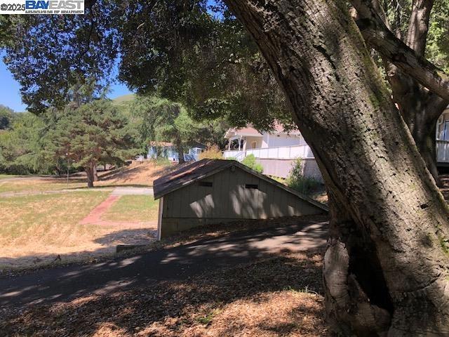 2950 Niles Canyon Rd, Castro Valley CA: https://media.crmls.org/mediaz/bb6f8e3e-3c29-4f38-b760-e15243443e07.jpg