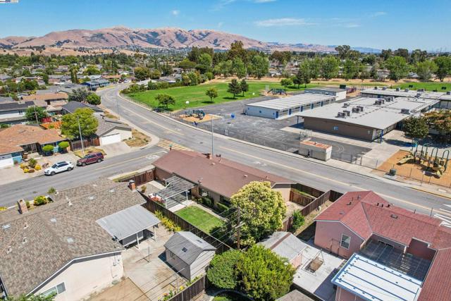5349 Valpey Park Ave, Fremont CA: https://media.crmls.org/mediaz/bb701dde-409f-4812-affb-5f31abb90613.jpg