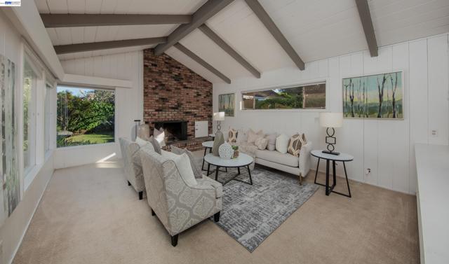 1785 Holly Ave, Menlo Park CA: https://media.crmls.org/mediaz/bb70aa21-71e0-4491-a663-0f9c0029c0f6.jpg