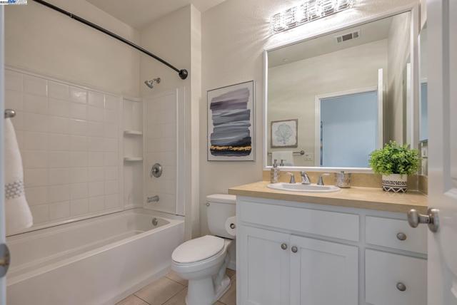 4432 Hyde Cmn, Fremont CA: https://media.crmls.org/mediaz/bb71532e-0336-45f2-9965-ae3fdffbb5df.jpg