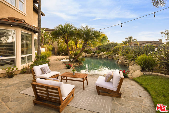 2767 Avenida De Autlan, Camarillo CA: https://media.crmls.org/mediaz/bb71ac73-4c76-4a96-9005-eb4655dc451d.jpg