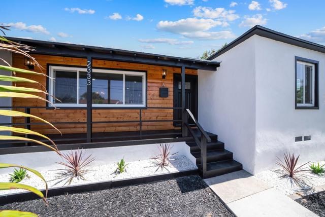 2333 Ridge View Drive, San Diego CA: https://media.crmls.org/mediaz/bb71bc08-210b-4ad2-a965-1cd4ed53e377.jpg