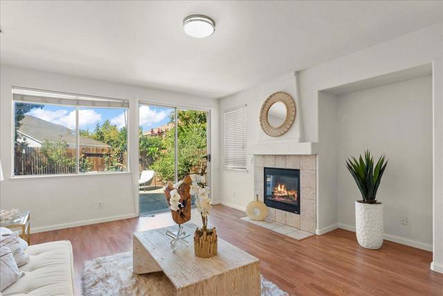 45 Diggins Drive, Folsom CA: https://media.crmls.org/mediaz/bb71d13e-3b45-44a4-92ee-94d4bcde4520.jpg