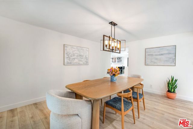 4223 Don Carlos Drive, Los Angeles CA: https://media.crmls.org/mediaz/bb72373c-4ac3-4ca2-9ea7-6a0ab5c5c818.jpg