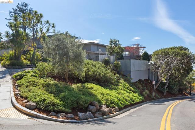 2 Gravatt Drive, Berkeley CA: https://media.crmls.org/mediaz/bb724e49-fa7f-44b1-96a9-11c5eacdba98.jpg