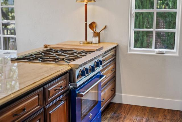 547 Monterey, Aptos CA: https://media.crmls.org/mediaz/bb724f53-18f1-4211-8662-e925beef90b5.jpg
