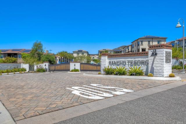 899 Slate Street, San Marcos CA: https://media.crmls.org/mediaz/bb72a56b-4459-4a1b-86a7-ecf3ca439623.jpg