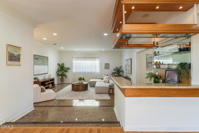 Detail Gallery Image 19 of 70 For 4926 Crown Ave, La Canada Flintridge,  CA 91011 - 3 Beds | 3/1 Baths