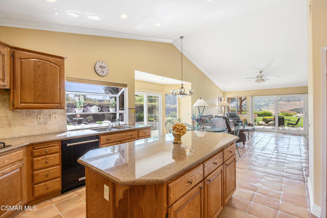 12490 Ridge Drive, Santa Rosa CA: https://media.crmls.org/mediaz/bb736a8e-036c-491e-80bf-6eeb5dca07bb.jpg