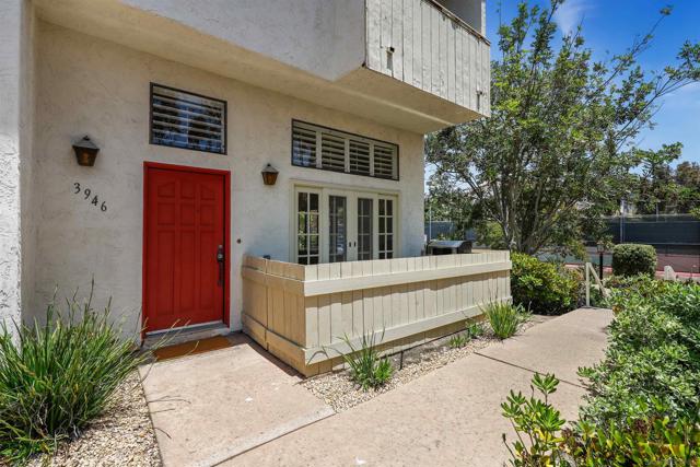 3946 La Jolla Village Dr, La Jolla CA: https://media.crmls.org/mediaz/bb74639d-82ce-4d69-b7e8-14afe2323d12.jpg