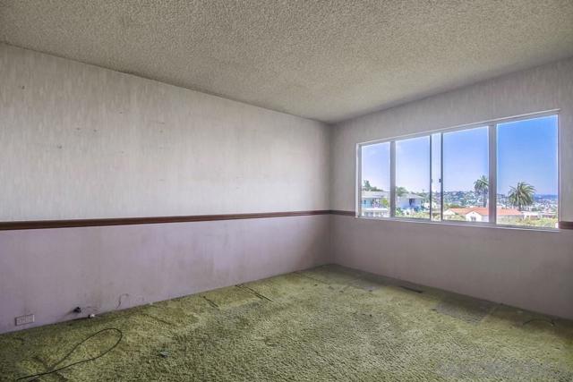 954 Harbor View Dr, San Diego CA: https://media.crmls.org/mediaz/bb74ca7b-4692-41ff-b090-7eb31ec4705c.jpg