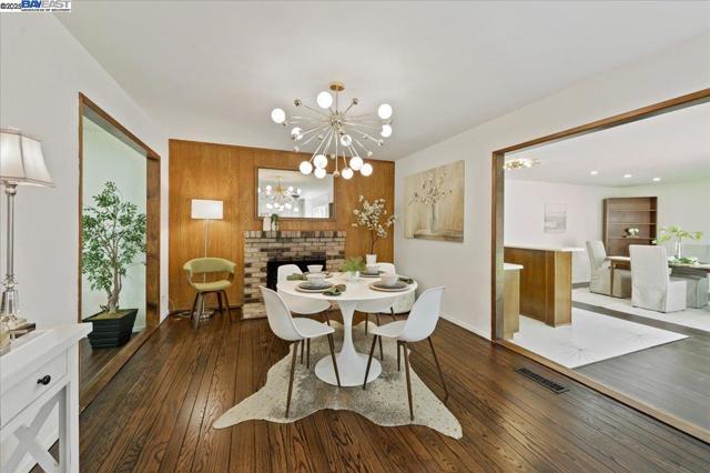 7606 Desertwood Ln, Pleasanton CA: https://media.crmls.org/mediaz/bb7502bd-a26a-41d6-9533-b0a2b74f796e.jpg