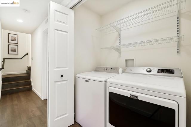 3360 Arizona St, Oakland CA: https://media.crmls.org/mediaz/bb7560e2-d8d7-4d4c-87f6-c2effcc227af.jpg