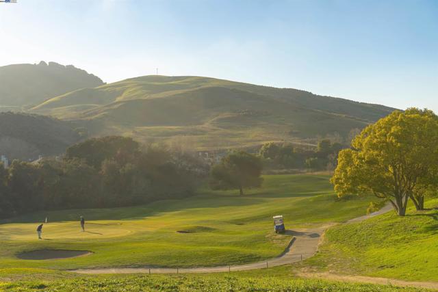 7064 Alder Creek Rd, Vallejo CA: https://media.crmls.org/mediaz/bb756bbe-49bb-481c-a8f8-94f06223be70.jpg