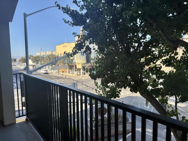 400 San Benito St, Hollister CA: https://media.crmls.org/mediaz/bb75c009-b073-4310-be53-2b170da9a763.jpg