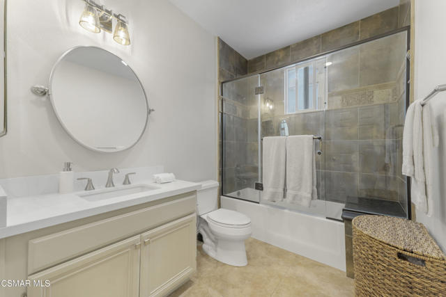 5200 Premiere Hills Circle, Woodland Hills CA: https://media.crmls.org/mediaz/bb766248-621f-43f6-bc59-afd68227c630.jpg