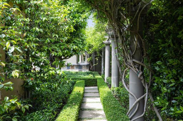 1305 Lions Peak Lane, San Martin CA: https://media.crmls.org/mediaz/bb76d612-c32a-4e7a-8753-48ead5467517.jpg