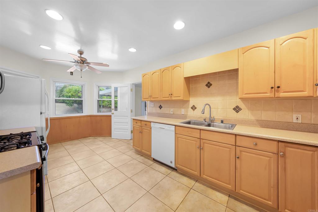 2516 Chatsworth Boulevard - photo 10