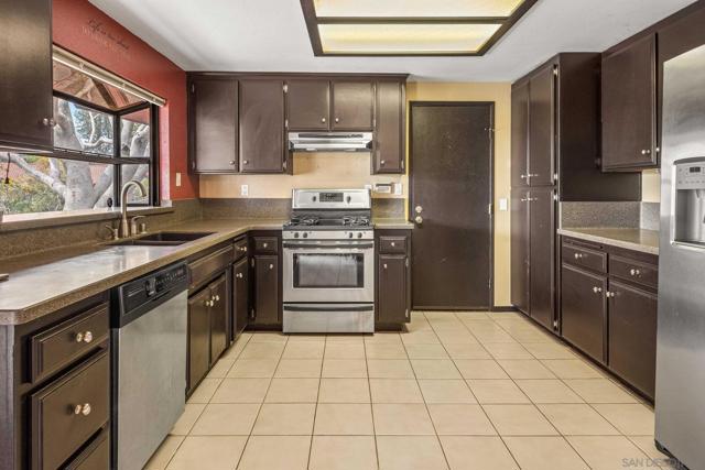 12313 Winter Gardens Dr, Lakeside CA: https://media.crmls.org/mediaz/bb777517-282d-40f3-87ab-2779cef59e7e.jpg