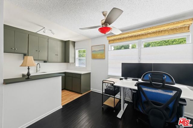 946 Hilldale Avenue, West Hollywood CA: https://media.crmls.org/mediaz/bb77775a-65c2-426b-ae7d-2757cf10c275.jpg