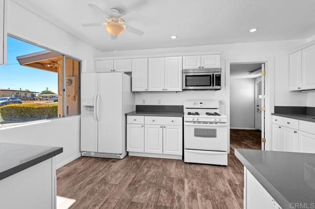 Detail Gallery Image 14 of 29 For 6052 Dwight St, San Diego,  CA 92115 - 3 Beds | 1 Baths