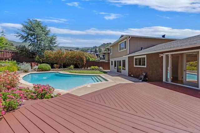 10 Banff Way, Pacifica CA: https://media.crmls.org/mediaz/bb77e45e-72c3-41ee-b13a-7becd1e37dac.jpg