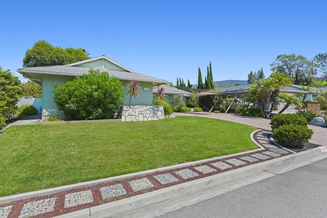 1051 La Reina Drive, San Marcos CA: https://media.crmls.org/mediaz/bb77e7b4-5923-44f2-8c56-e038a997aa9d.jpg