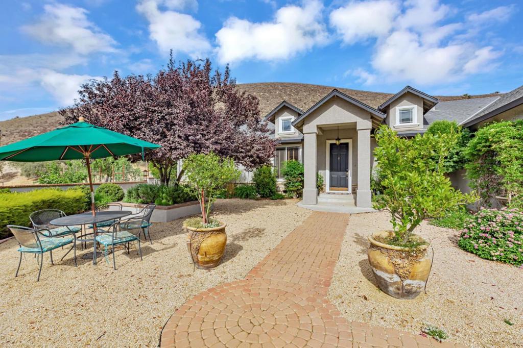 44737 Sun Valley Drive