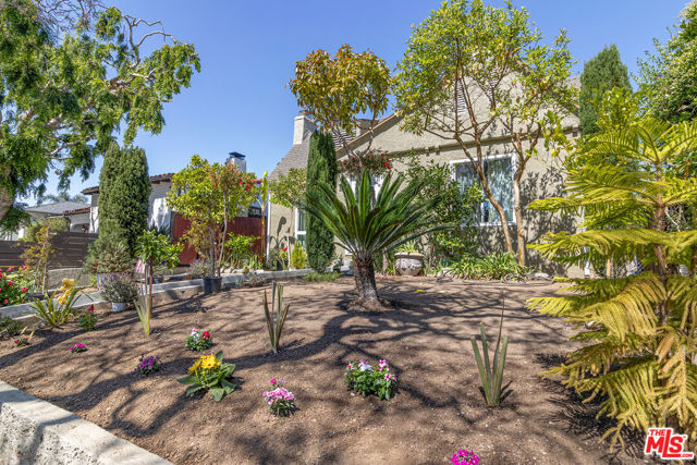 2807 S Bedford Street, Los Angeles CA: https://media.crmls.org/mediaz/bb783d2b-e155-4129-a3ca-0718c7501604.jpg