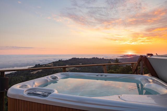 47600 Coast Ridge Road, Big Sur CA: https://media.crmls.org/mediaz/bb783f3d-87c1-4be4-8ce8-df1bd4ad74a7.jpg