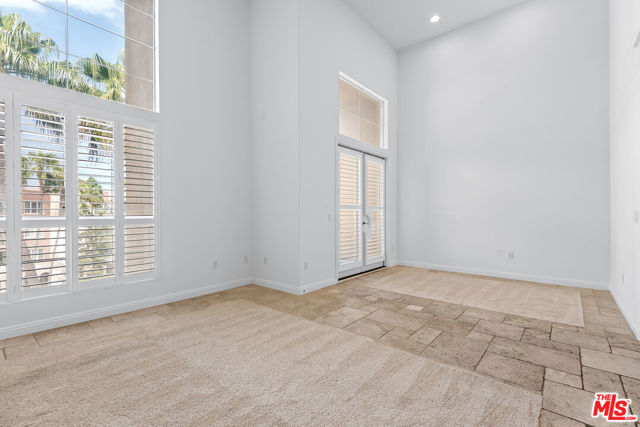 5831 Seawalk Drive, Playa Vista CA: https://media.crmls.org/mediaz/bb785373-78b8-4088-8d88-96b5d4ed52f0.jpg