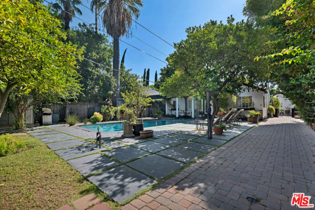 5341 Mecca Avenue, Tarzana CA: https://media.crmls.org/mediaz/bb790110-9bb9-413e-8e5d-4b6c72f8d561.jpg