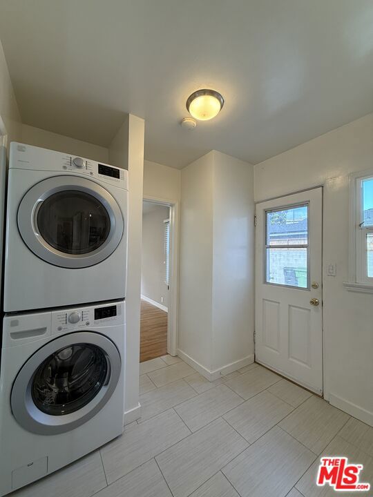 11293 Brookhaven Avenue, Los Angeles CA: https://media.crmls.org/mediaz/bb7aa1ef-7640-42da-86e8-e68879f77da8.jpg