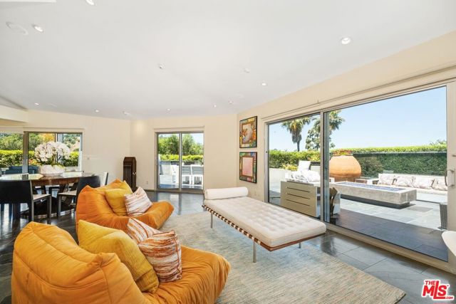 2625 Mar Lu Drive, Los Angeles CA: https://media.crmls.org/mediaz/bb7b1106-575a-446d-baeb-d12b5910b13d.jpg