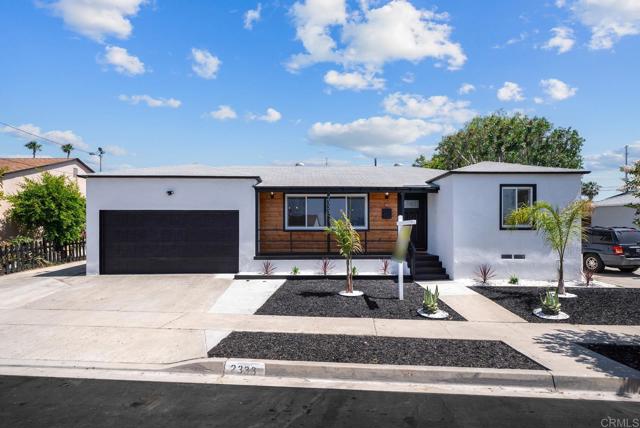 2333 Ridge View Drive, San Diego CA: https://media.crmls.org/mediaz/bb7b1824-2acc-4925-919e-1c44169bf472.jpg