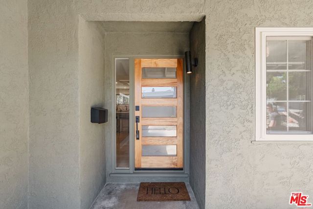 7248 W 88th Place, Los Angeles CA: https://media.crmls.org/mediaz/bb7b4492-1f7c-4375-9a27-d6f786d09438.jpg
