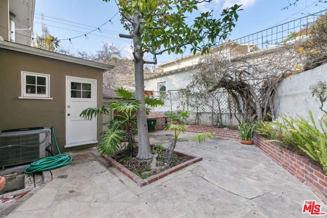 1466 Doheny Drive, Los Angeles, California 90069, 3 Bedrooms Bedrooms, ,3 BathroomsBathrooms,Single Family Residence,For Sale,Doheny,25497559