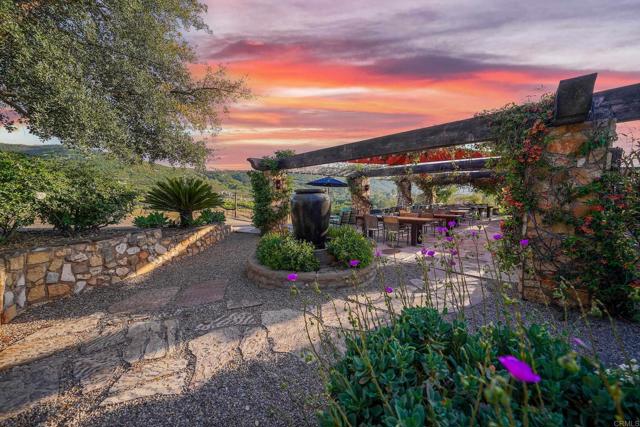 25260 E Old Julian Hwy, Ramona CA: https://media.crmls.org/mediaz/bb7b70e4-d4d2-44b4-b137-6d6cb0d46cb1.jpg
