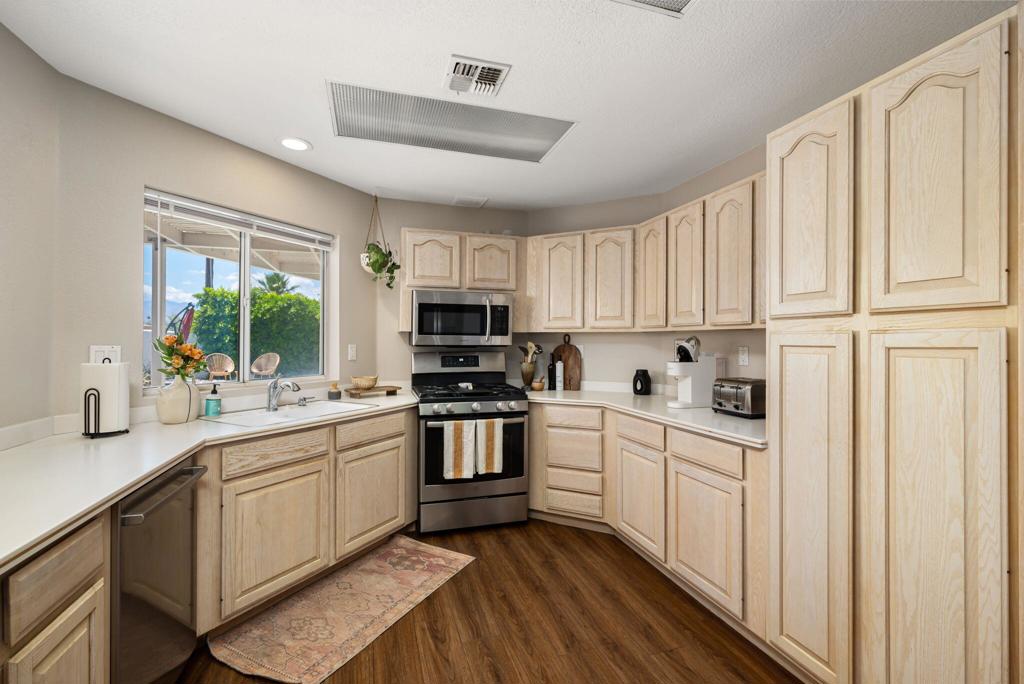 MLS #219136901DA image #16