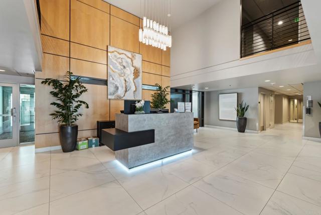425 W Beech Street, San Diego CA: https://media.crmls.org/mediaz/bb7bddc0-b907-4d57-9f96-91b0d1222acb.jpg