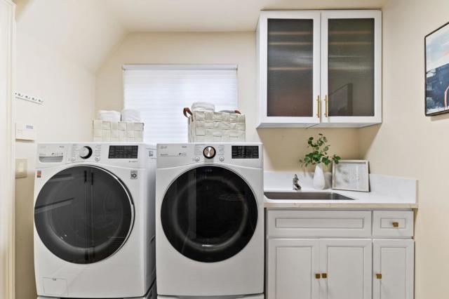 2124 Oakley Avenue, Menlo Park CA: https://media.crmls.org/mediaz/bb7c7e16-c51a-4bd1-a6c9-f31be2c1a047.jpg