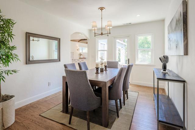 1525 Kalmia Street, San Mateo CA: https://media.crmls.org/mediaz/bb7c867a-2e5a-460d-bb68-635590d2ab95.jpg