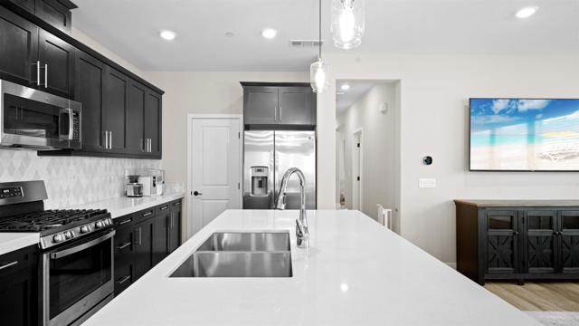 10861 Blake Way, San Diego CA: https://media.crmls.org/mediaz/bb7ce66f-1a97-469f-ad77-87df5133d976.jpg
