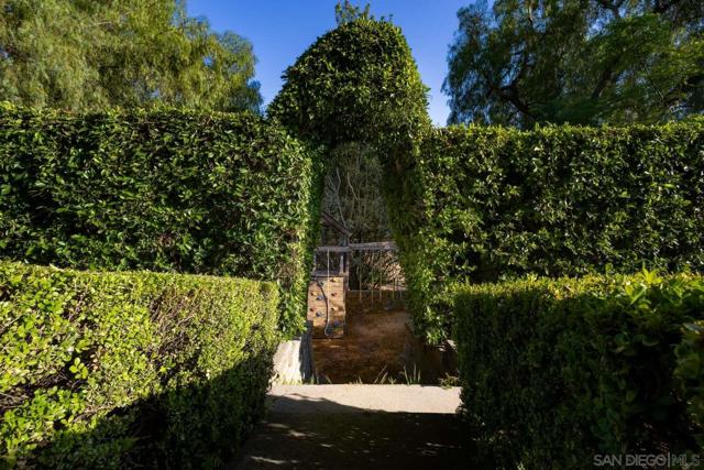 5553 Scenic View Dr, Yorba Linda CA: https://media.crmls.org/mediaz/bb7d28ef-3c9a-4856-8d5c-4d28d13e11f5.jpg