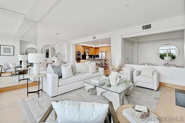 5420 La jolla Blvd., La Jolla CA: https://media.crmls.org/mediaz/bb7d3ada-d8d9-4c11-a3bb-a3eb2f4512c6.jpg