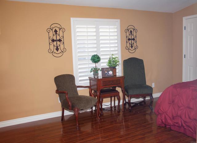 11851 Riverside Dr, Lakeside CA: https://media.crmls.org/mediaz/bb7eb7e8-72d0-4614-b197-04f15a866960.jpg