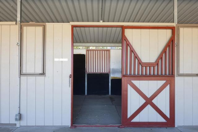 6 Sleepy Hollow Drive, Carmel Valley CA: https://media.crmls.org/mediaz/bb800202-e462-48fc-aef5-6d84224b91e5.jpg